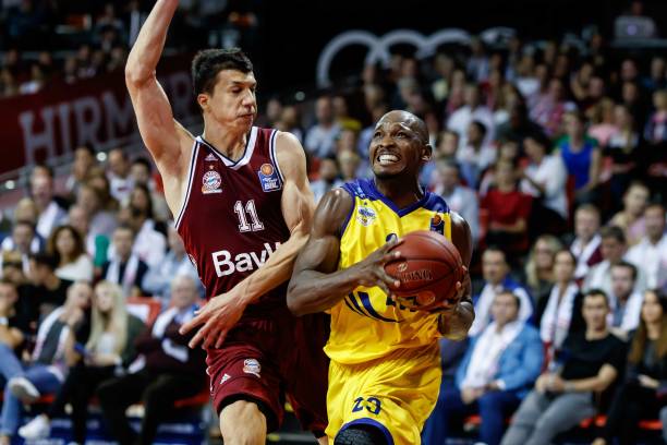 前场机会屡 前场机会屡