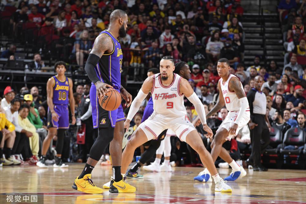 端表现得更 端表现得更